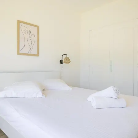 Sublime Two Bedroom Apartment With Parking & Terrace Cannes Exterior photo
