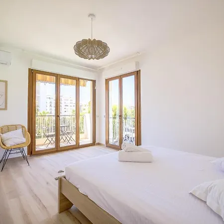 Sublime Two Bedroom Apartment With Parking & Terrace Cannes Exterior photo