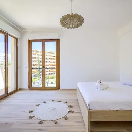 Sublime Two Bedroom Apartment With Parking & Terrace Cannes Exterior photo