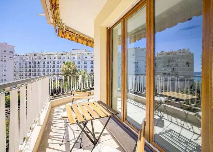 Sublime Two Bedroom Apartment With Parking & Terrace